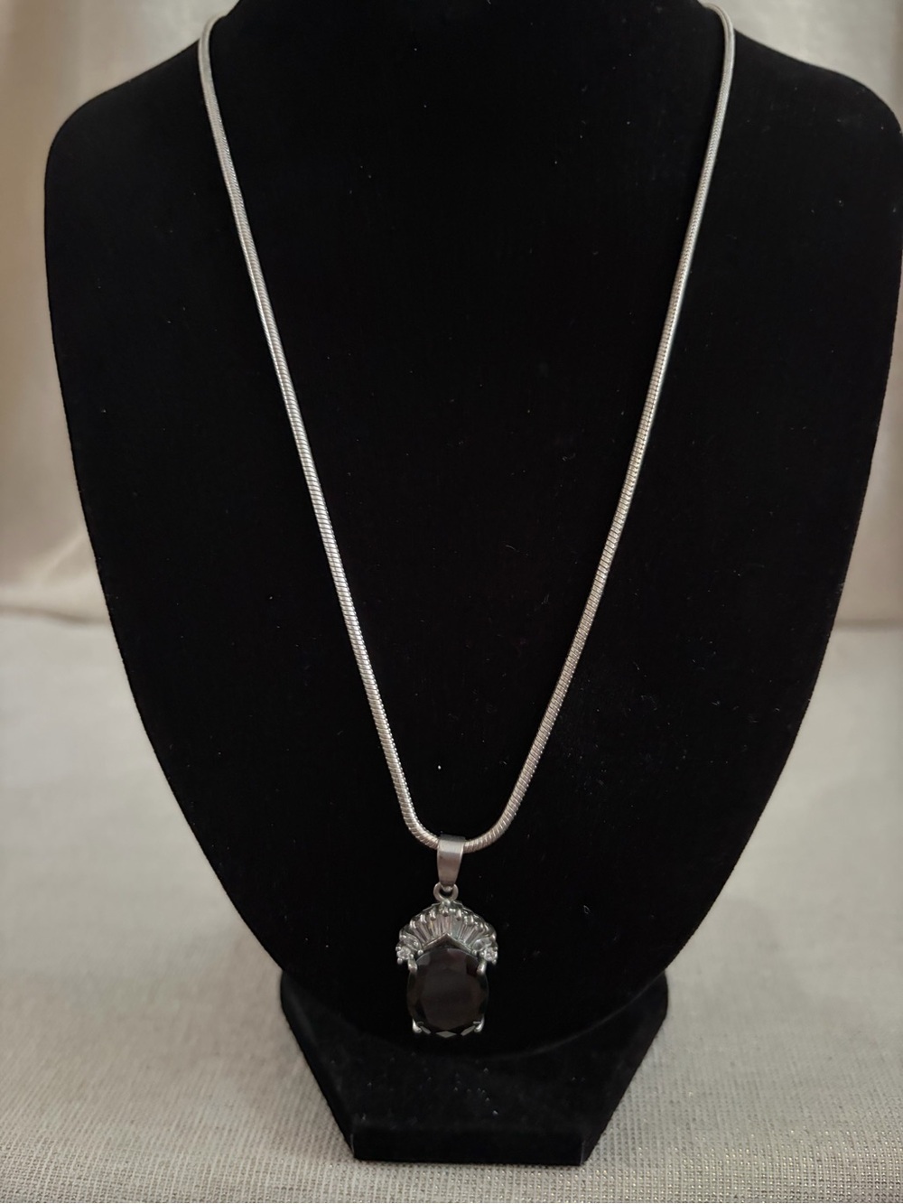 Black Spinel Stone Pendant Necklace